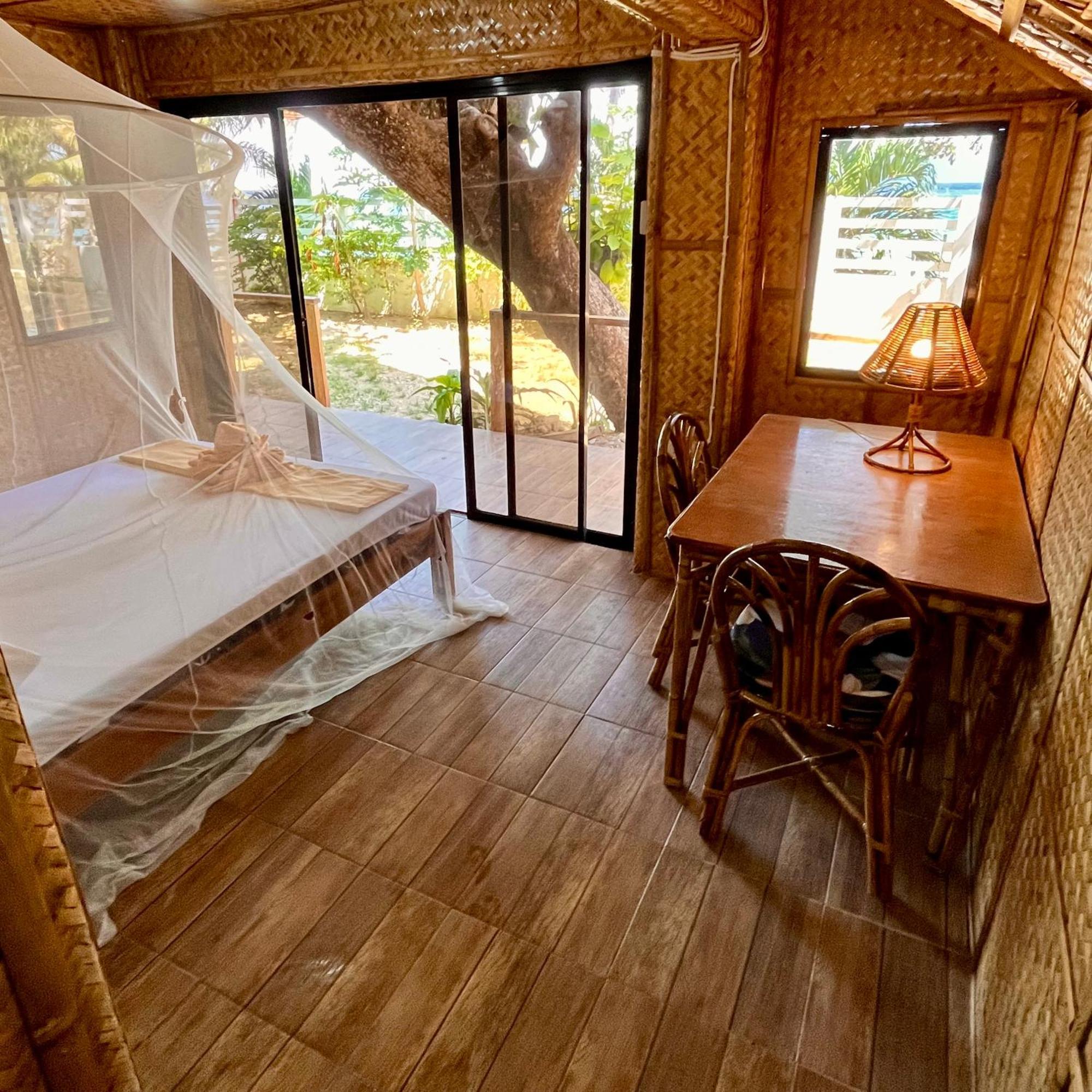 Amami Beachfront Villa With Private Beach Puerto Galera Exteriér fotografie